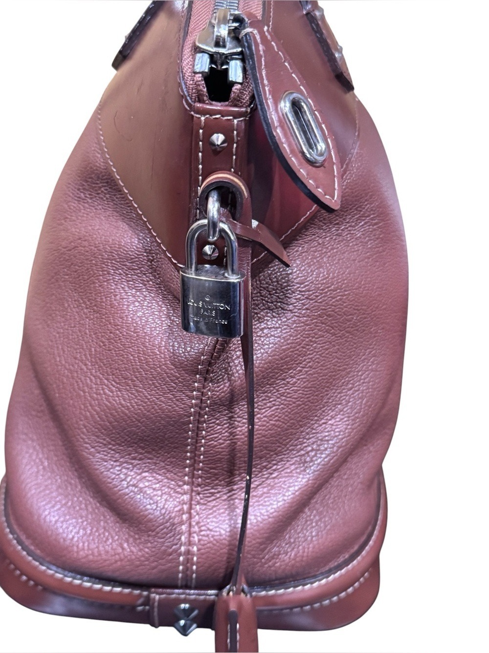 Louis Vuitton Suhali Lockit MM Bag with Silver lock, Key, Dust Bag - Picture 4 of 15